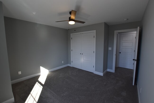 Building Photo - 3220 Regal Pl