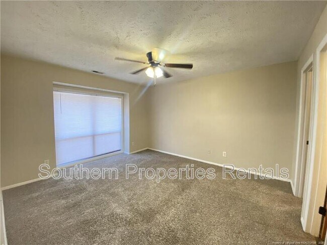 Building Photo - 1853 Tryon Dr