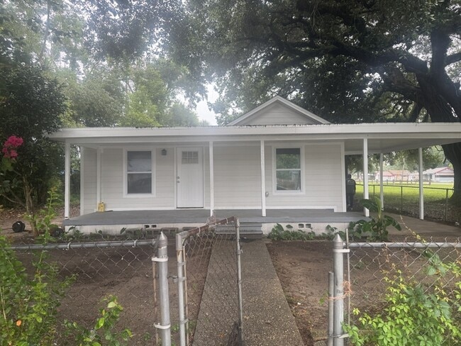 Primary Photo - 2604 W Blount St