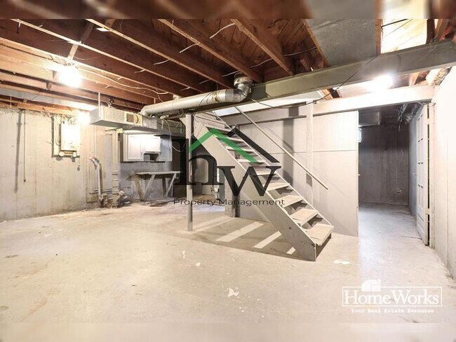 Building Photo - 2113 Dorothy St