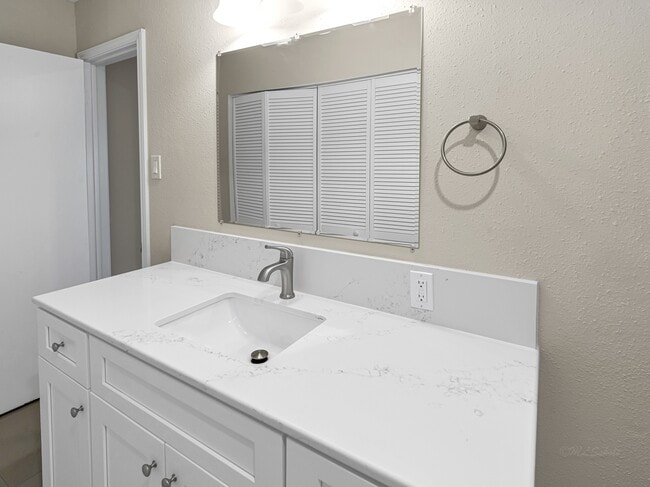 Building Photo - 9254 Autumnsong Dr