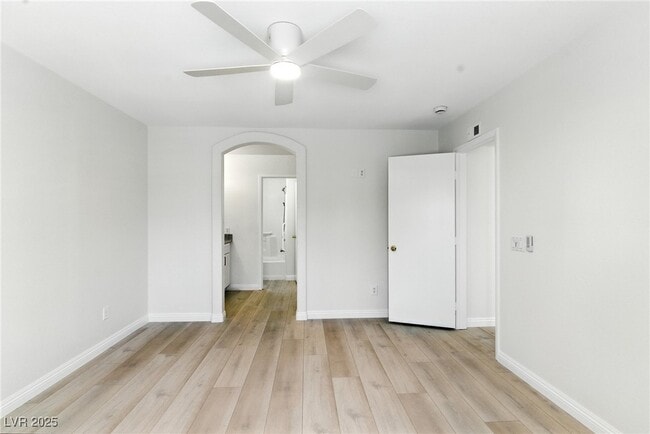 Building Photo - 10950 Crispinio St
