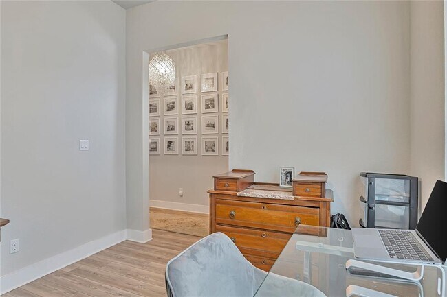 Building Photo - 175 Brooks Ranch Dr