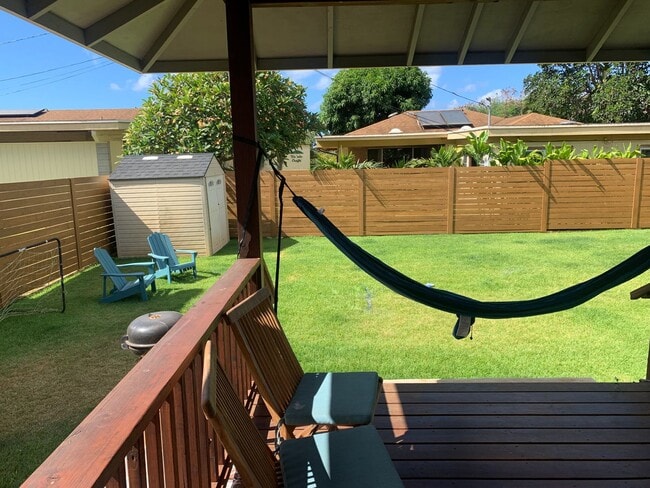 Building Photo - Renovated 3 bed, 2 bath Duplex Home in Waialua