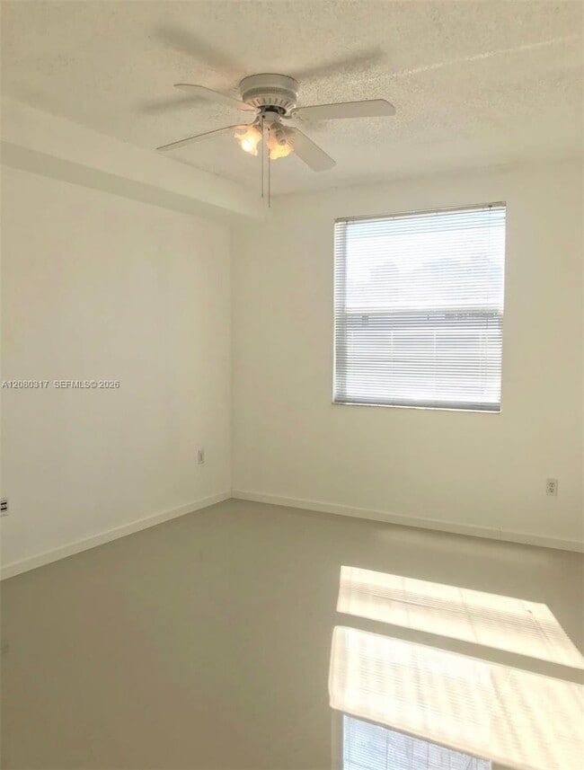 Building Photo - 17125 N Bay Rd