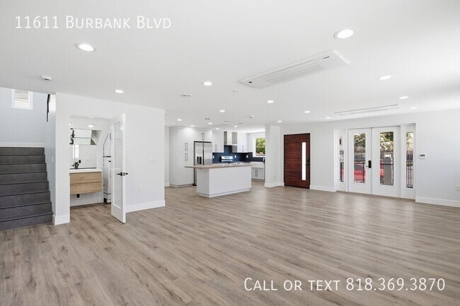 Building Photo - 11611 Burbank Blvd