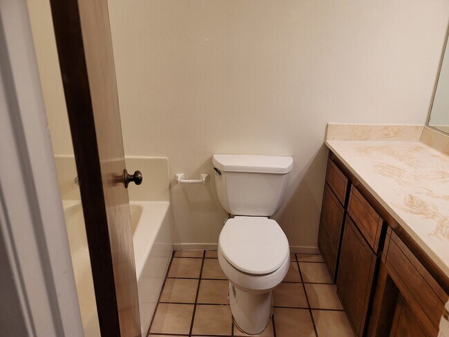 Building Photo - 930 N Indiana St