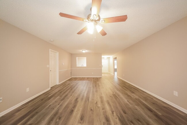 Building Photo - 15316 Wolf Run Ct