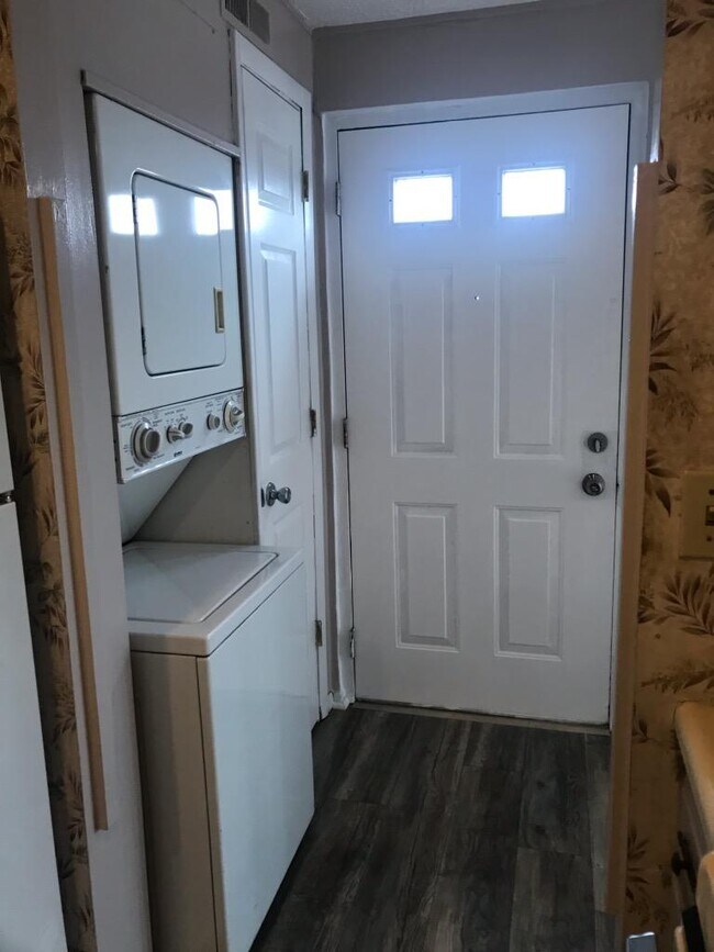 Building Photo - 2500 Warsaw Ave