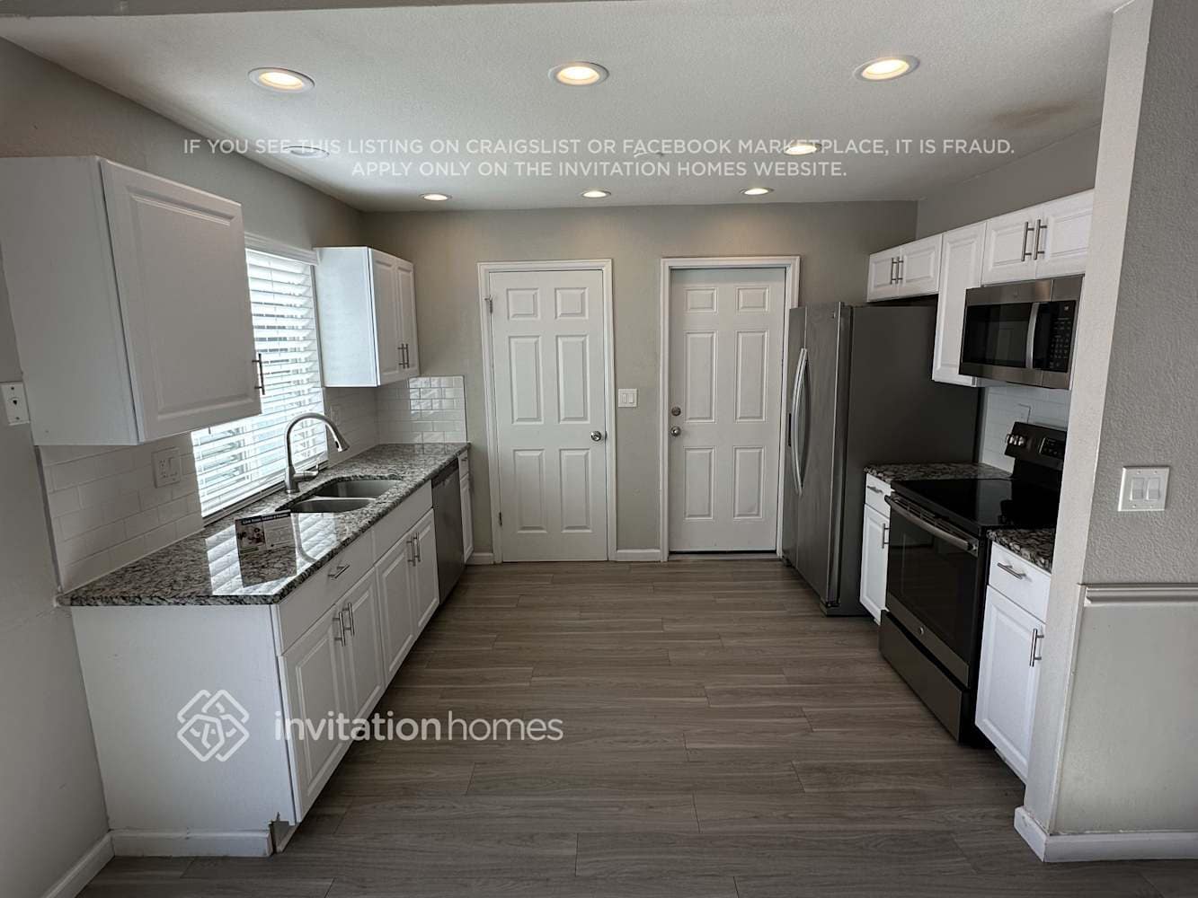 Building Photo - 21320 E Aberdeen Pl