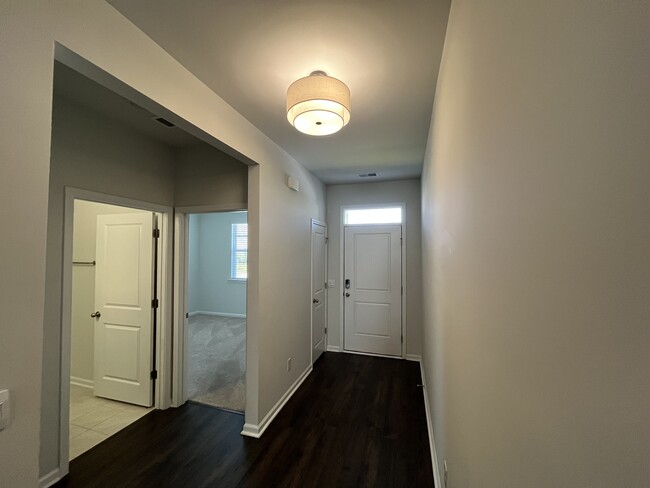 Building Photo - 108 Buttermere Wy
