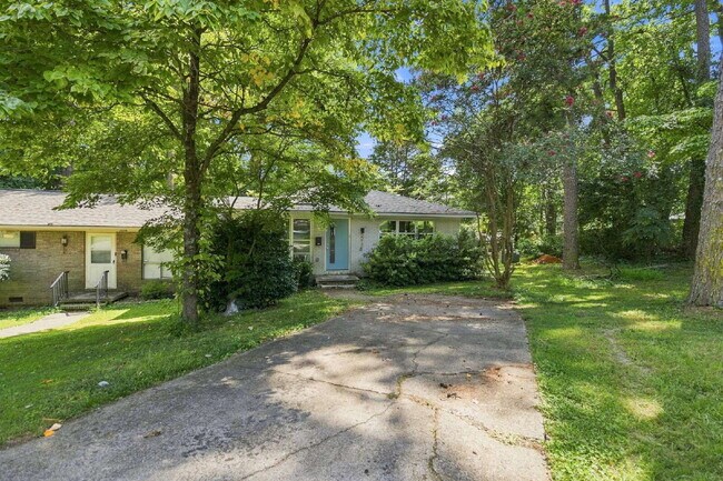 Building Photo - Plaza Midwood/Noda Duplex Property