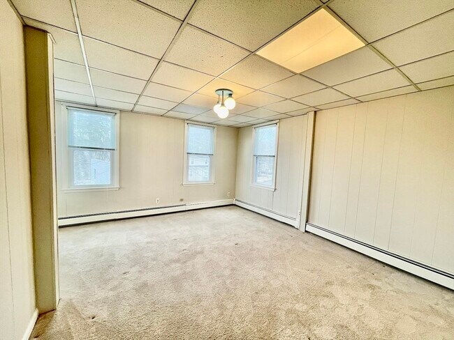 Building Photo - 17 Woodward St