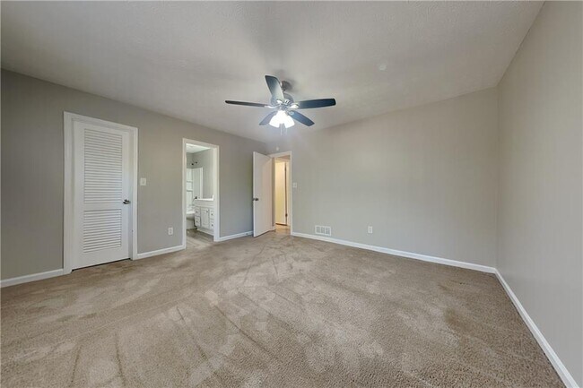 Building Photo - 3208 Aspen Cir SW