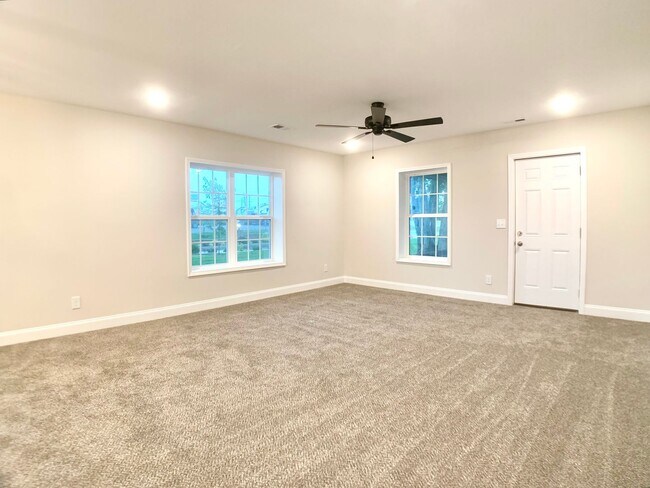 Building Photo - 917 Sinclair Dr
