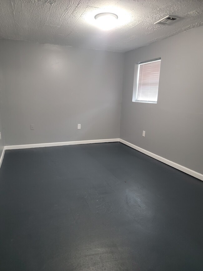 Bedroom 1 - 1029 Hillcrest Dr SE