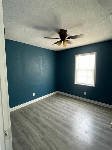 Building Photo - 1411 Sanco St
