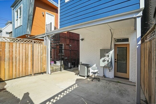 Building Photo - 1814 Ingleside Terrace NW