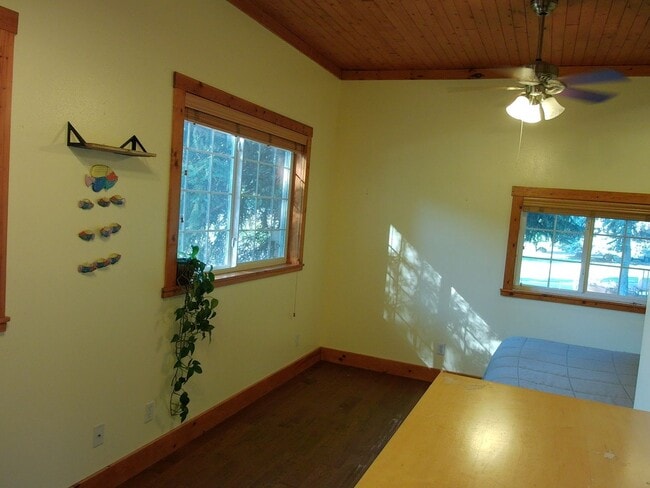 Building Photo - 996 Thrushwood Dr