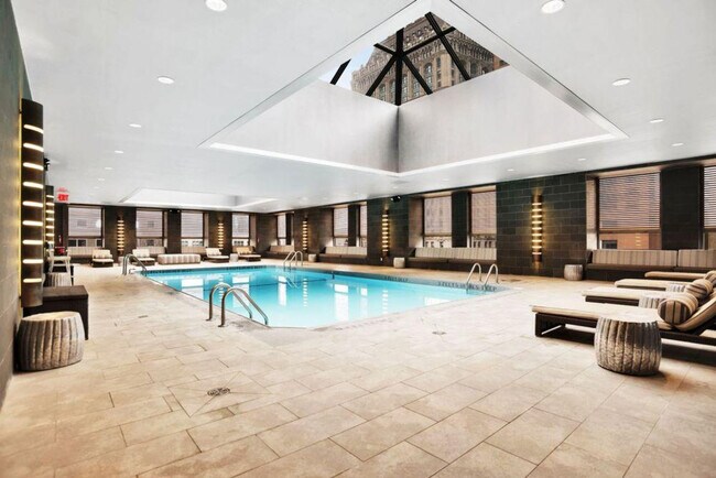 Building Photo - 225 Rector Pl