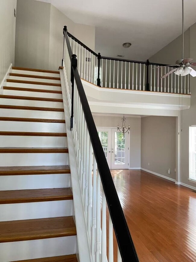 Building Photo - 4beds3bath House for rent
