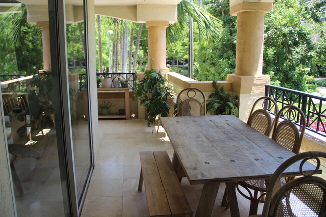 Building Photo - 1834 Brickell Ave