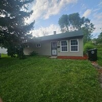 Building Photo - 2524 Central Dr