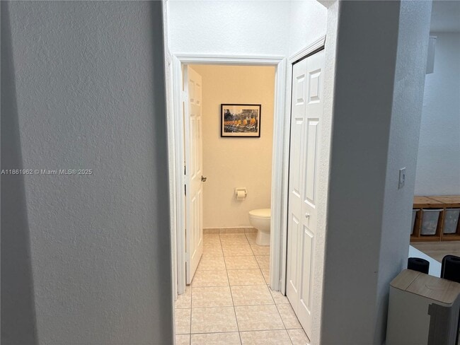Building Photo - 8108 NW 108th Ct