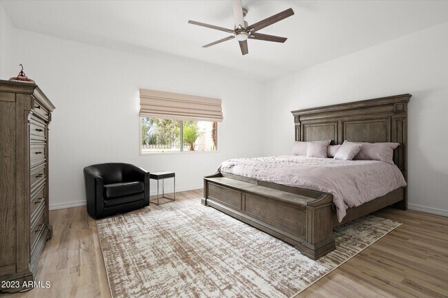 Building Photo - 8844 E San Rafael Dr