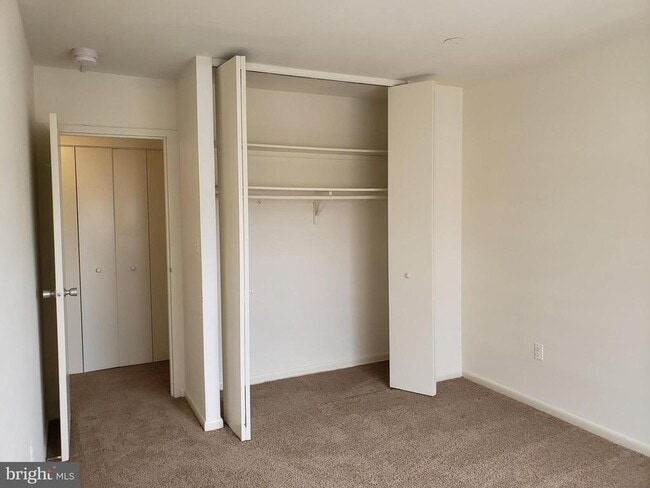 Building Photo - 130 Slade Ave