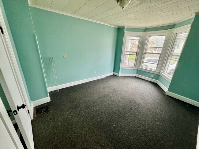 Building Photo - 1206 Maple St