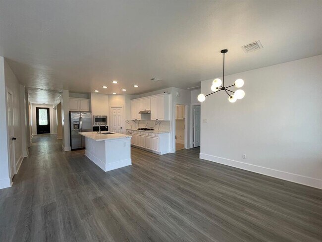Building Photo - 16735 Sonoma Del Norte Dr