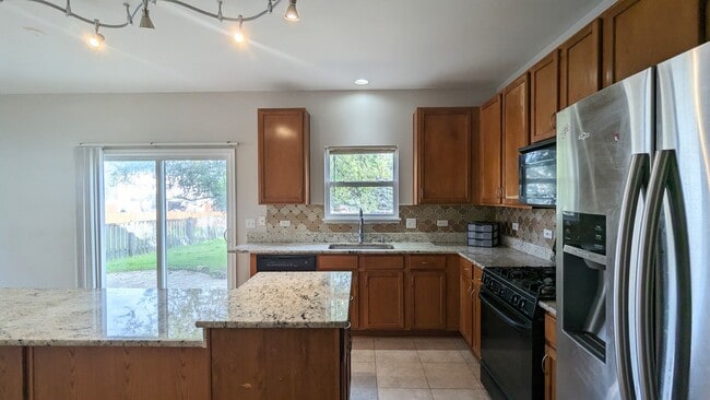 Building Photo - 2310 Shiloh Dr