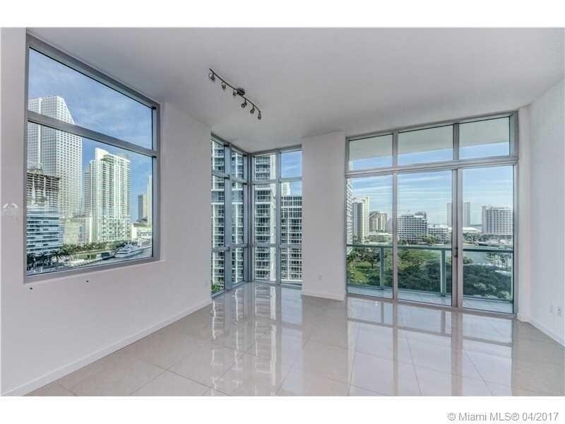 Building Photo - 500 Brickell Ave