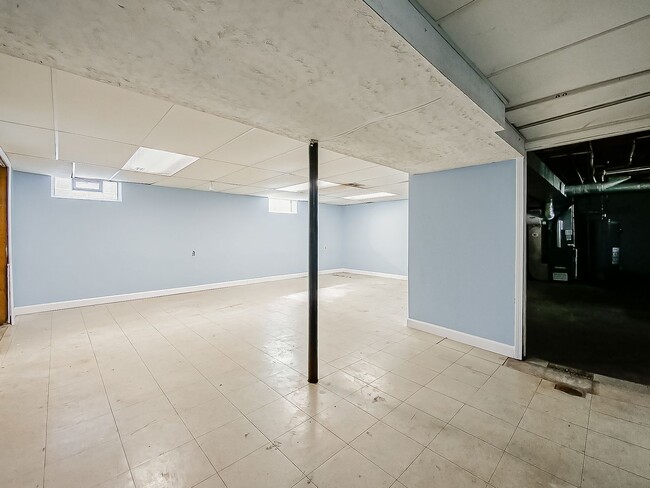 Building Photo - Charming 3-Bedroom Ranch in the Heart of Garden City
