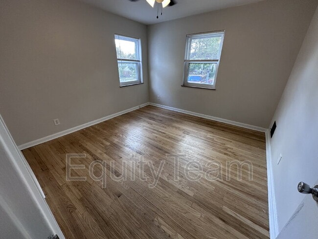 Building Photo - 1192 Hempstead Dr