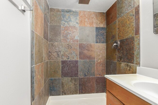 Building Photo - 2-Bedroom Condo in Citrus Acres Steps from...