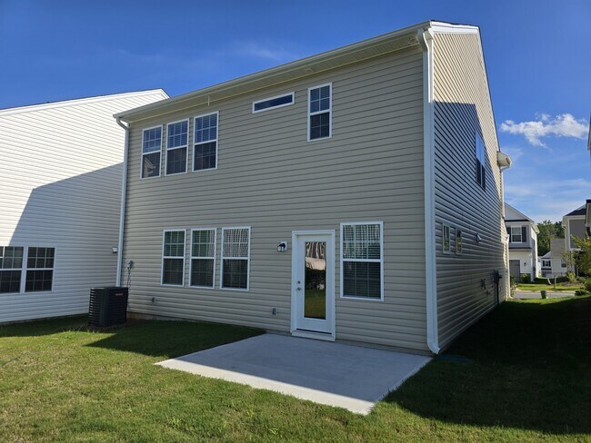Building Photo - 5525 Hydrangea St