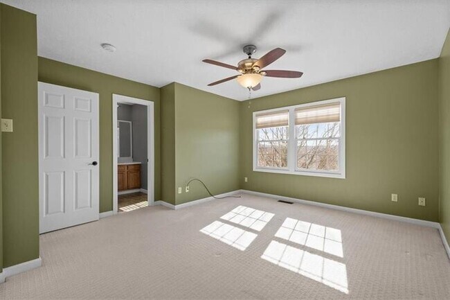 Building Photo - 102 Westbrooke Ln