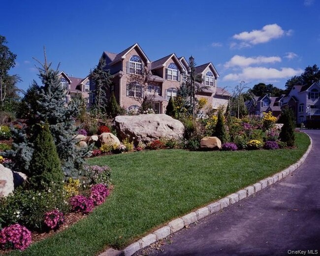 Building Photo - 62 Pinnacle Dr