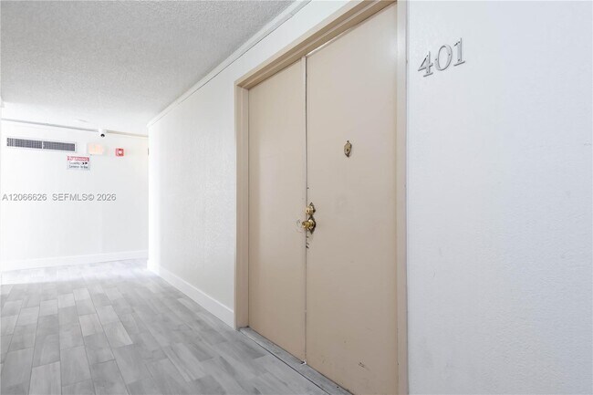 Building Photo - 16751 NE 9th Ave