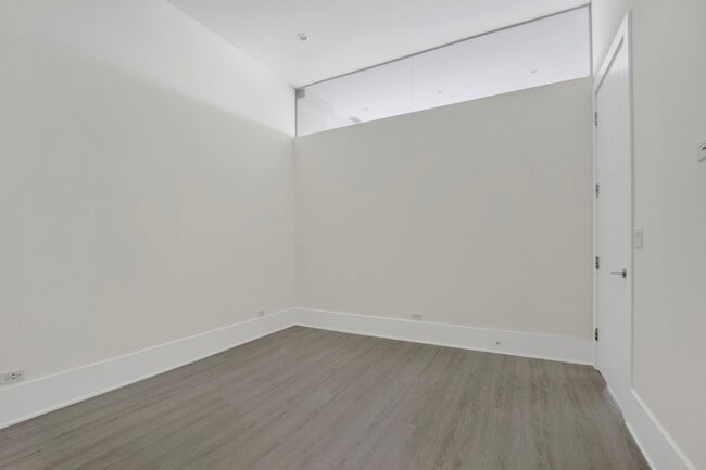 Building Photo - 2400 W Wabansia Ave