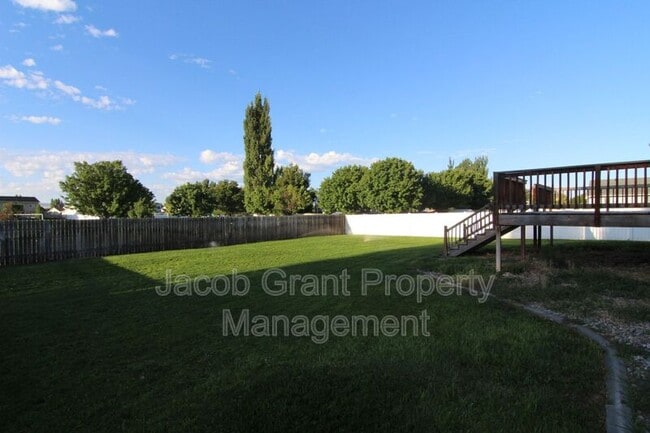 Building Photo - 4240 Willow Canyon Dr