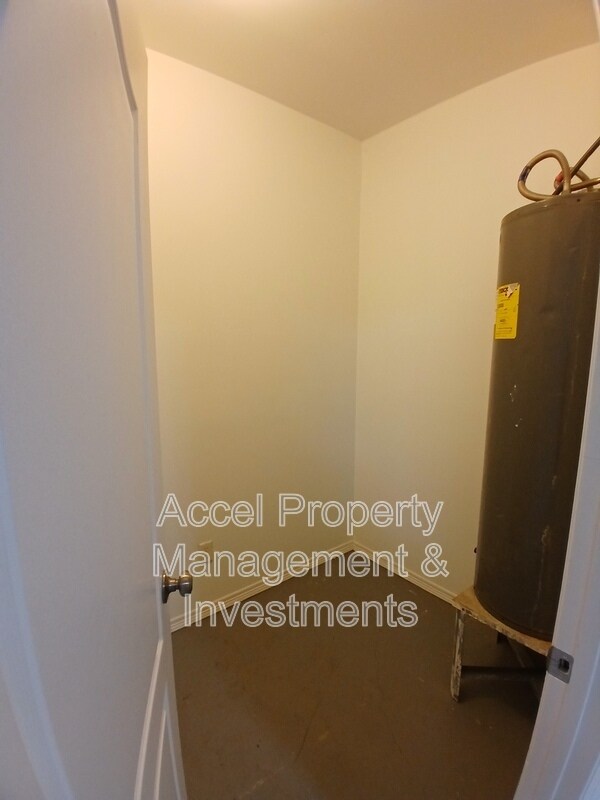 Building Photo - 130 San Jacinto St