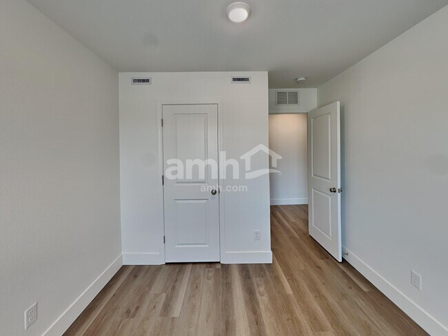 Building Photo - 11159 Magallanes St