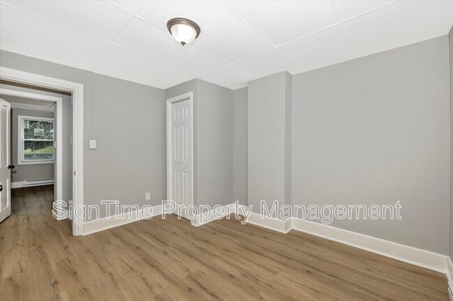 Building Photo - 114 N Conococheague St