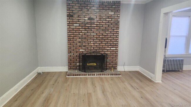 Building Photo - 75 Ingraham St