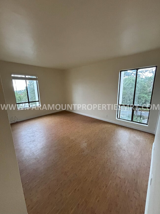 Building Photo - 500 Glenwood Cir