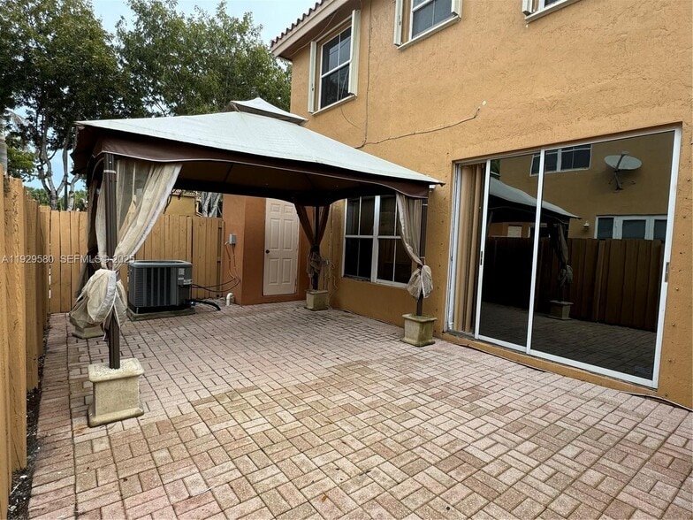 Building Photo - 8507 NW 140th Ter