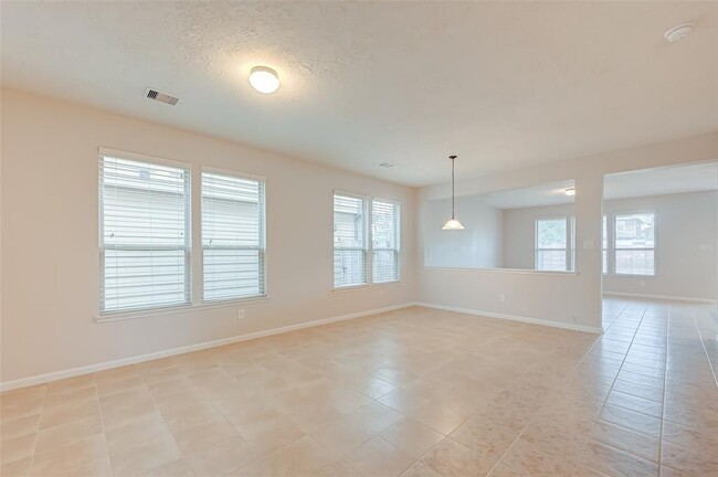 Building Photo - 15910 Copper Oak Ln